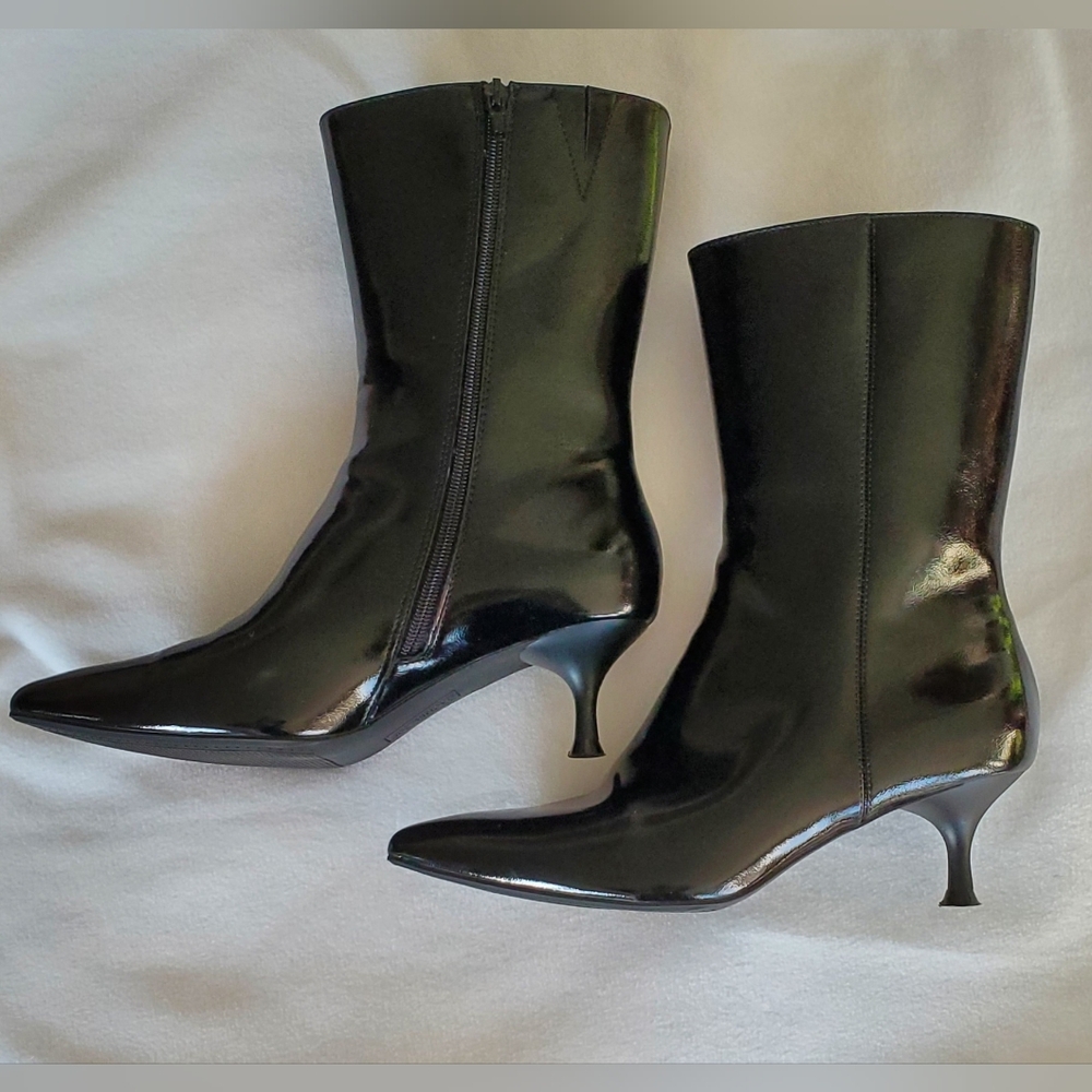 Elegant Black Women's Black Patent Boots 8 1/2 Med